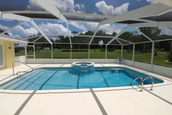 Villa Lovie: Charming 4-bed/3-bath with pool & spa