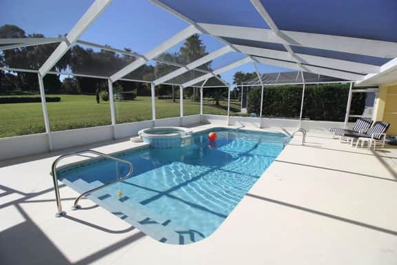 Villa Lovie: Charming 4-bed/3-bath with pool & spa