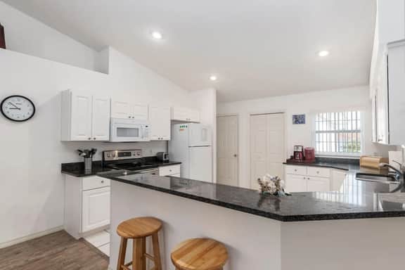 Villa Prins: Two Spacious Primary Bedrooms With Ensuites